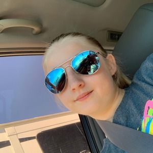 Meet your Posher, Ellasyn